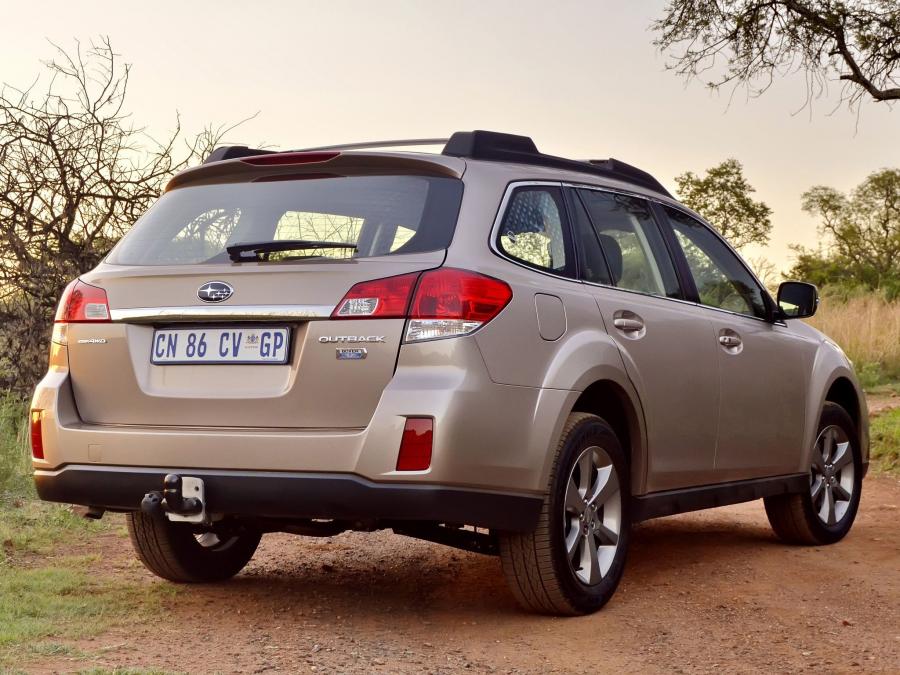 Subaru Outback 2.0D 2013 года  (ZA) (фото 7 из 9)